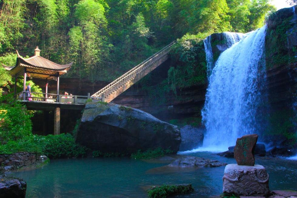 自驾游线路一定不能错过 线路安排:成都—眉山—乐山—宜宾—自贡—
