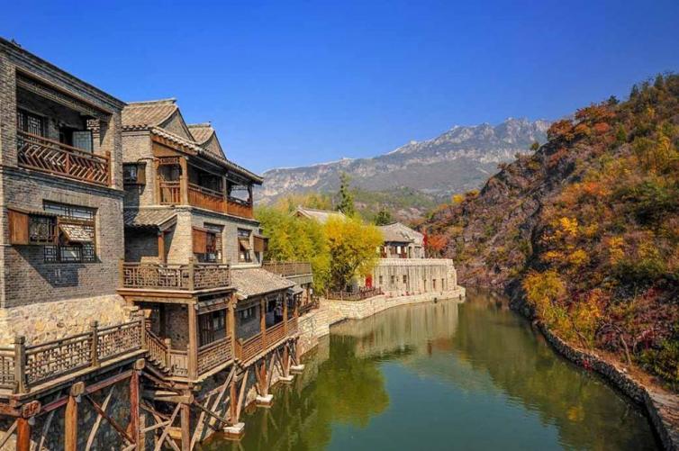 古北水镇    山水城自然结合 浑然天成    推荐理由:位于北京市密云县