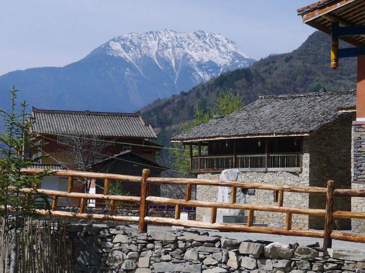 金秋成都周边自驾游:雅安宝兴东拉山,神木垒,硗碛藏寨2日自驾游