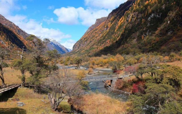 北京出发四川8日落地自驾游：四姑娘山-毕棚沟-米亚罗看红叶8日自驾游