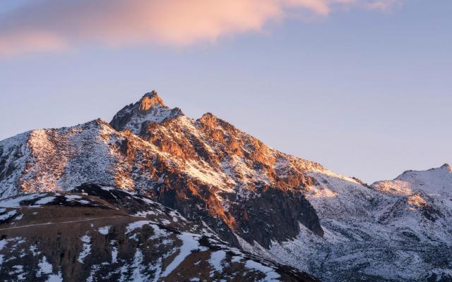 重庆到轿子雪山5日自驾游：天台峰-小天池-冰瀑-红土地-水城古镇-念湖5日自驾游