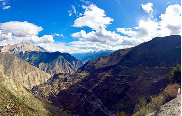 拉萨出发返走川藏线5日自驾：巴松措-怒江72拐-然乌湖-丁真家乡-天路十八弯-新都桥5日拼车自驾游-大自驾