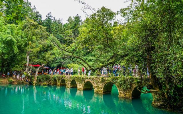 全国出发贵州6日自驾：荔波大小七孔-西江千户苗寨-梵净山-镇远古城6日自驾游