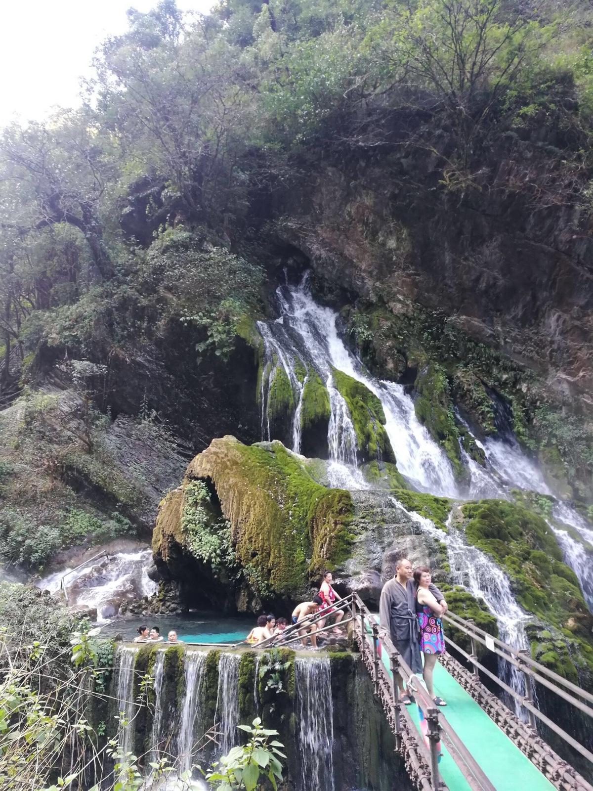 世界最大的温泉瀑布——螺髻九十九里瀑布 - 知乎